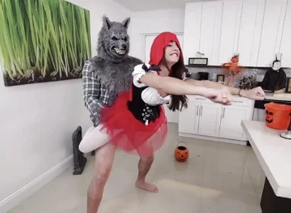 Cô gái chịch nhau không ngại ai